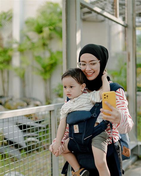Watch this story by Mega Iskanti .
